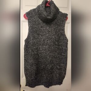 By Together Sleeveless Sweater Size Large